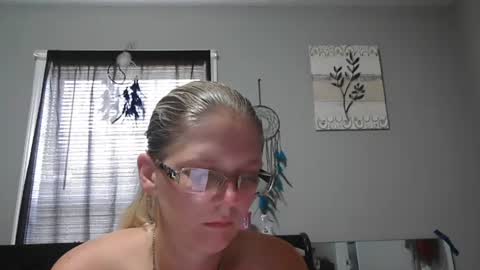 JadeLuv online show from June 2026 04:57:01 PM
