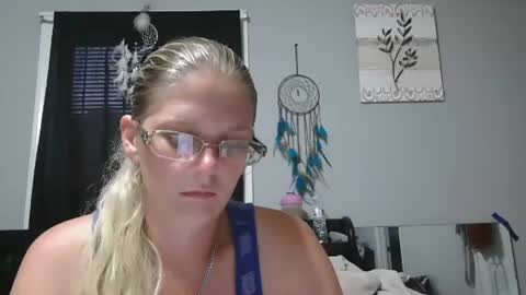 JadeLuv online show from July 2026 01:18:02 AM