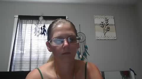 JadeLuv online show from July 2026 05:42:01 PM