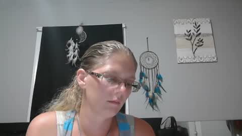 JadeLuv online show from August 2026 02:04:01 AM