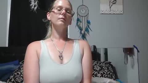 JadeLuv online show from August 2026 01:07:02 AM