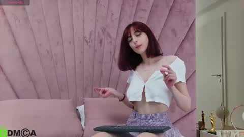 jademuse online show from January 2025 09:52:02 AM