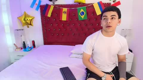 Jaden and Sofia  online show from June 2026 03:33:02 AM