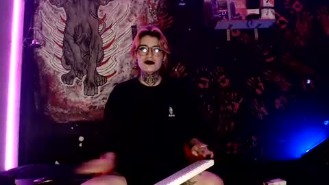 Alex and Venus online show from July 2026 11:02:02 PM