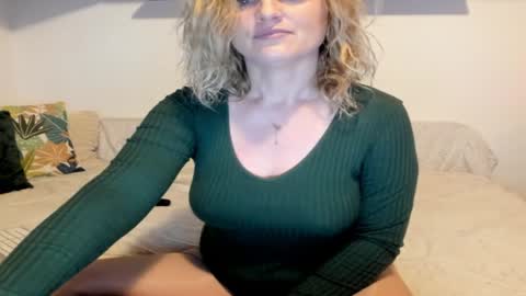 elena online show from February 2025 02:38:01 AM