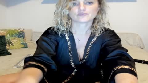 elena online show from February 2025 05:41:01 AM