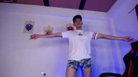 Snapshot of jaison_halls chatting on November 2025 10:21:02 PM JAISON HALLS online show from November 2025 10:21:02 PM