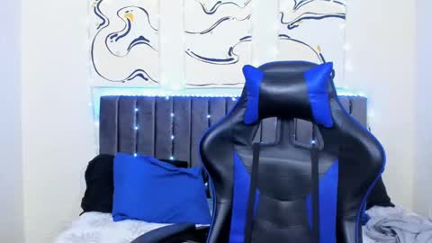 Hi guys im new 3 online show from December 2024 06:06:02 PM