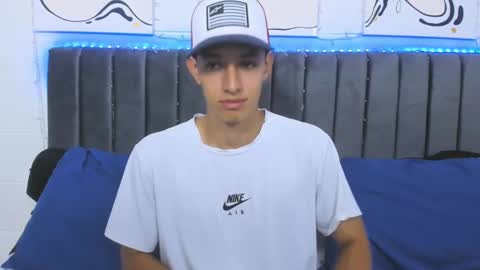 Hi guys im new 3 online show from February 2025 10:09:01 PM