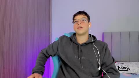 alex online show from March 2025 05:33:01 AM