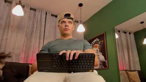 Snapshot of jakee_tyler chatting on October 2025 08:50:01 PM Jake Tyler online show from October 2025 08:50:01 PM