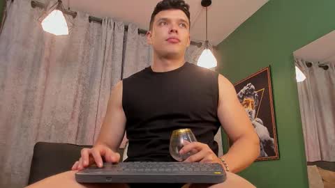 Snapshot of jakee_tyler chatting on October 2025 10:54:02 PM Jake Tyler online show from October 2025 10:54:02 PM