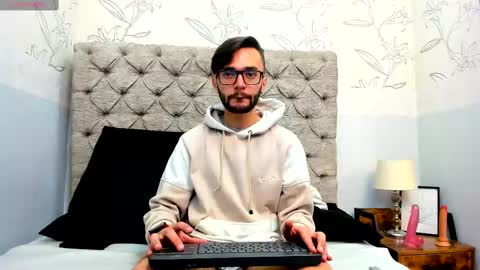 Snapshot of jakemagnus_ chatting on January 2025 11:48:01 AM jakemagnus_ online show from January 2025 11:48:01 AM