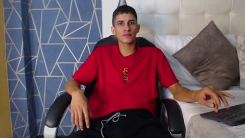 jakemoxleey online show from December 2024 01:00:02 PM