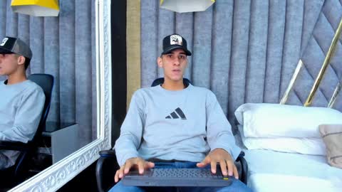 jakemoxleey online show from January 2025 12:19:01 PM
