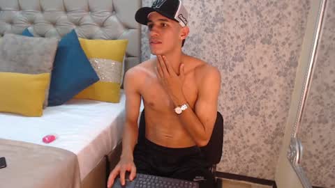 jakemoxleey online show from January 2025 09:57:01 PM