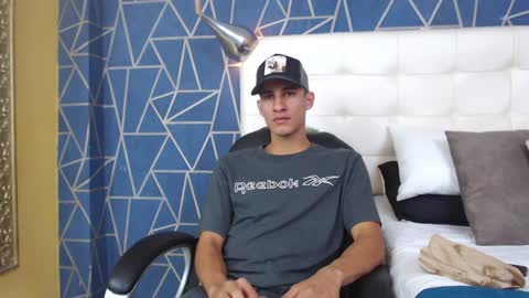 jakemoxleey online show from February 2025 12:46:02 PM