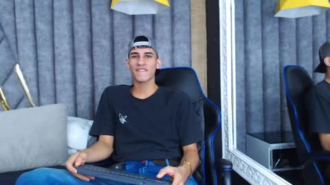 jakemoxleey online show from February 2025 08:21:01 PM
