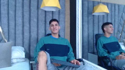 jakemoxleey online show from February 2025 02:24:01 PM