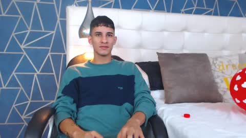 jakemoxleey online show from February 2025 12:32:02 PM
