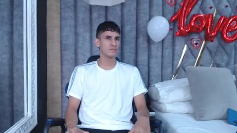 jakemoxleey online show from February 2025 12:16:02 PM