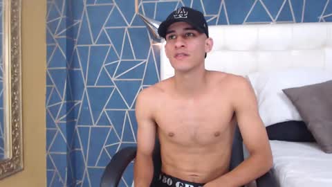 jakemoxleey online show from February 2025 02:59:02 PM