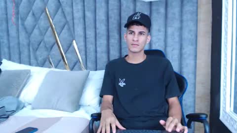 jakemoxleey online show from February 2025 12:47:01 PM