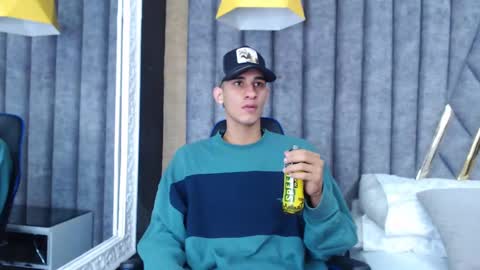 jakemoxleey online show from February 2025 12:05:02 PM