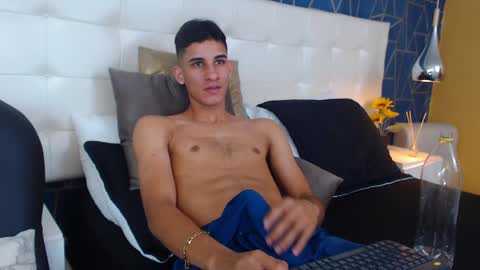 jakemoxleey online show from February 2025 03:27:01 PM
