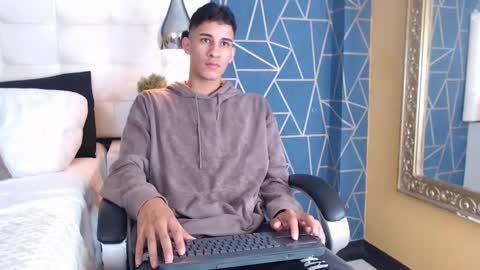 jakemoxleey online show from March 2025 12:55:01 PM