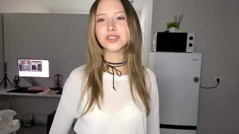 Zoe online show from August 2026 07:05:01 PM
