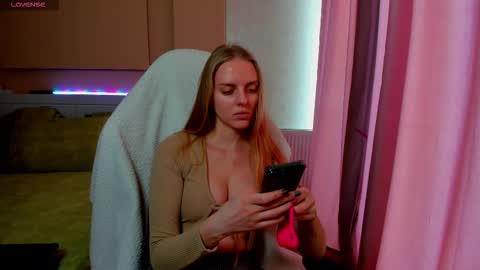 Snapshot of jam_cream chatting on January 2026 09:14:01 AM Sofia online show from January 2026 09:14:01 AM