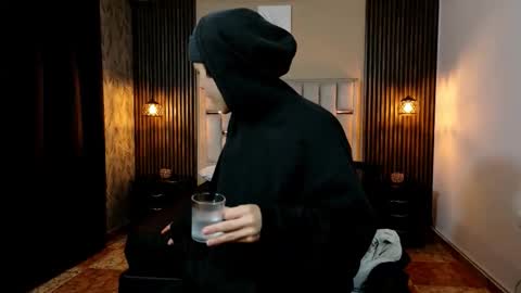 james_adamss_ online show from February 2026 01:17:01 PM