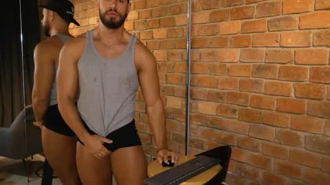 Snapshot of james_axel chatting on December 2024 02:11:02 PM James Axel online show from December 2024 02:11:02 PM