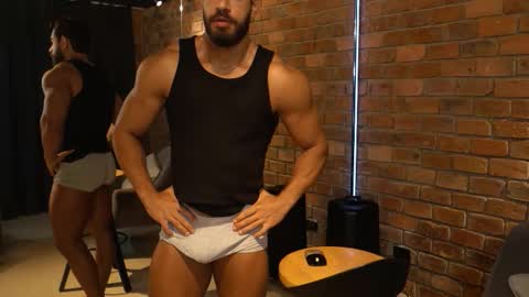 Snapshot of james_axel chatting on October 2025 02:35:02 PM James Axel online show from October 2025 02:35:02 PM