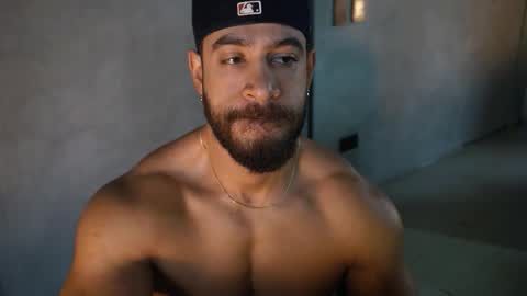 Snapshot of james_axel chatting on November 2025 01:33:02 PM James Axel online show from November 2025 01:33:02 PM