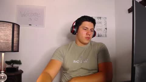 james_cr online show from October 2025 02:42:02 AM