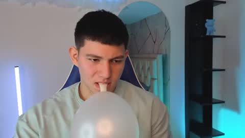 james_cr online show from June 2026 12:15:02 PM