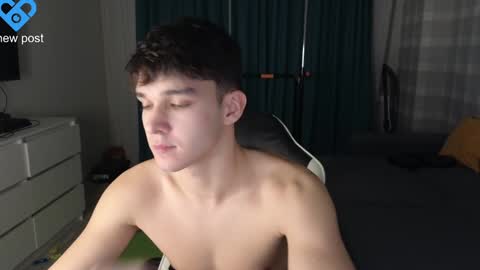 Snapshot of james_friends chatting on December 2024 09:37:01 PM James online show from December 2024 09:37:01 PM
