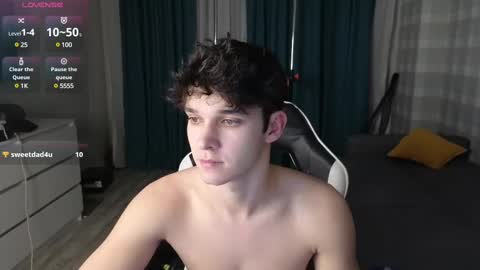 Snapshot of james_friends chatting on February 2025 12:19:02 AM James online show from February 2025 12:19:02 AM