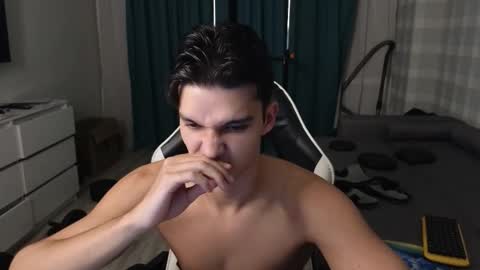 Snapshot of james_friends chatting on September 2025 09:37:02 PM James online show from September 2025 09:37:02 PM