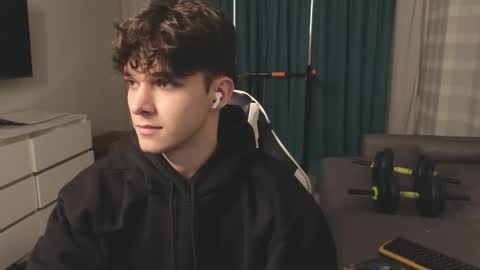 Snapshot of james_friends chatting on October 2025 09:04:01 PM James online show from October 2025 09:04:01 PM