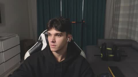 Snapshot of james_friends chatting on October 2025 09:37:02 PM James online show from October 2025 09:37:02 PM