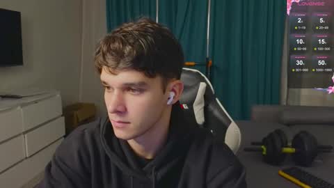 Snapshot of james_friends chatting on October 2025 09:39:02 PM James online show from October 2025 09:39:02 PM