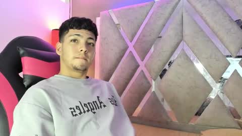 James Hill online show from November 2025 04:13:02 AM