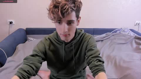 Snapshot of james_mil chatting on December 2024 07:10:01 PM James online show from December 2024 07:10:01 PM