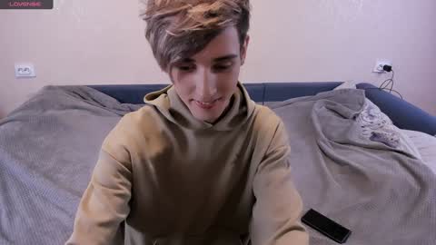 Snapshot of james_mil chatting on December 2024 08:28:02 PM James online show from December 2024 08:28:02 PM