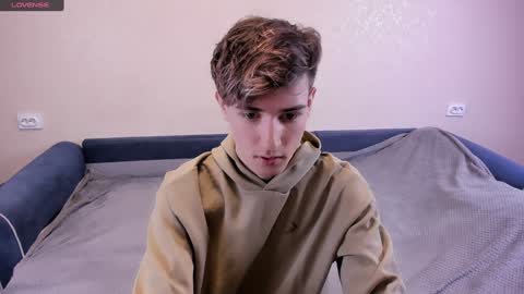 Snapshot of james_mil chatting on January 2025 08:12:01 PM James online show from January 2025 08:12:01 PM