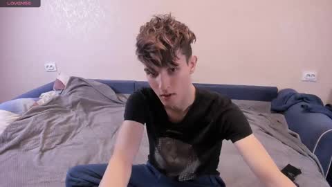 Snapshot of james_mil chatting on February 2025 10:43:02 PM James online show from February 2025 10:43:02 PM