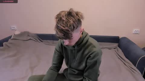 Snapshot of james_mil chatting on March 2025 07:27:02 PM James online show from March 2025 07:27:02 PM